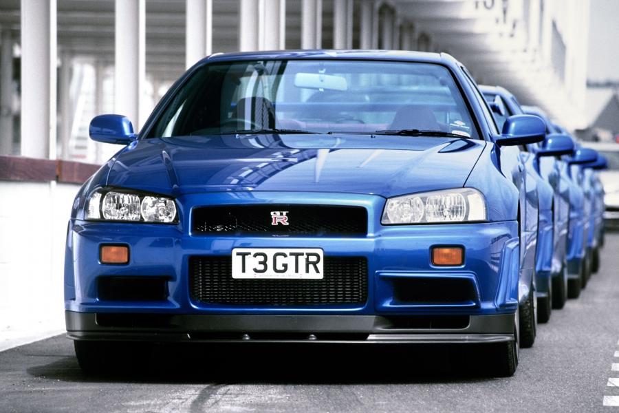  Nissan Skyline GT-R 2002 года  (фото 15 из 15)
